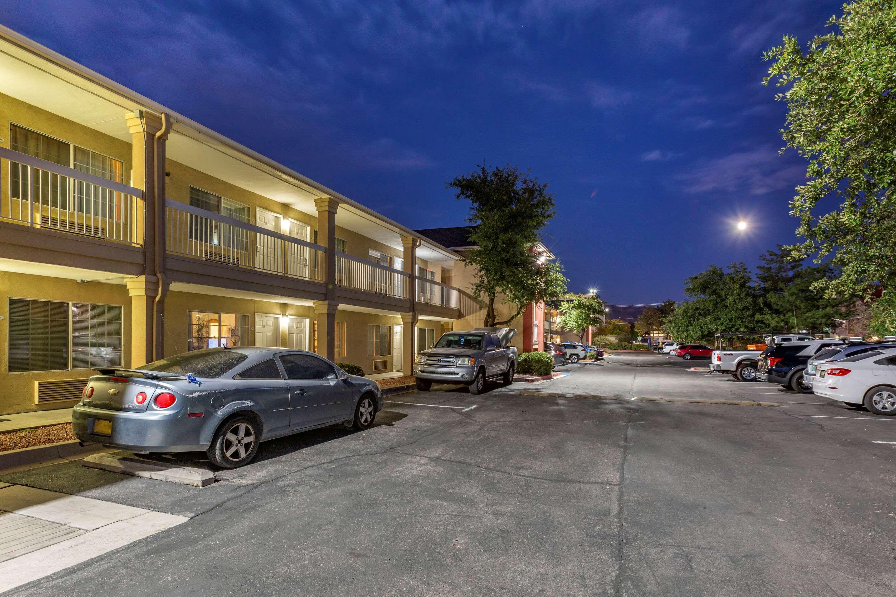 Suburban Studios Albuquerque Midtown - University Exterior foto